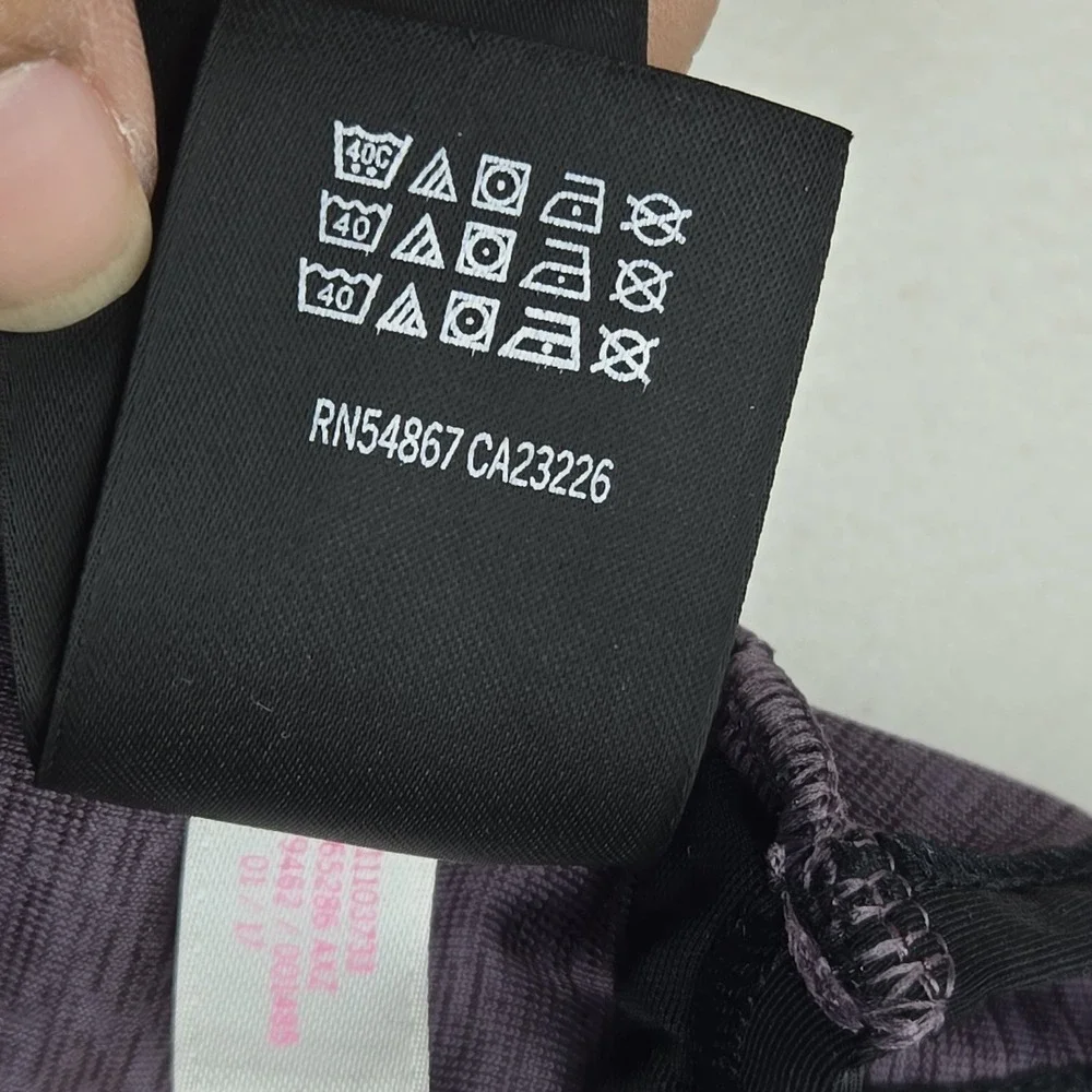 PINK Women Sports Bra‎ Medium Purple Geometric ULTIMATE Pullover